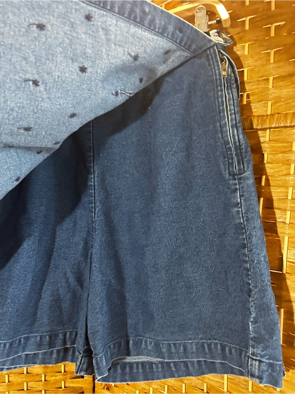Van Heusen Denim Skort Size 12 Embroidered Floral Side Zip Cotton Blue Casual - Picture 3 of 6